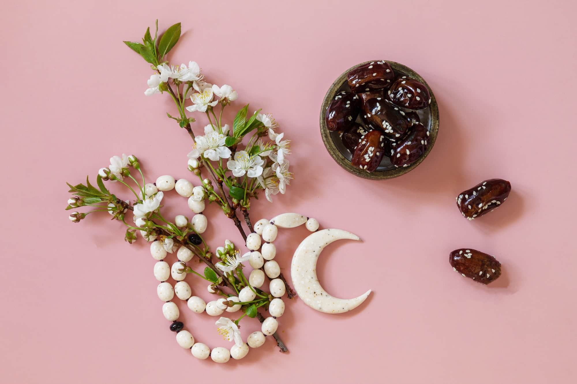 Ramadan Islamic rosary beads, white flowers